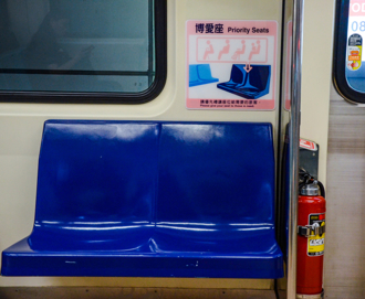 海納百川》「博愛座」與「世代之爭」（林保淳）