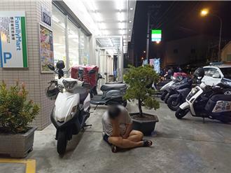 外送员雨夜奔波体力不支瘫倒超商 辛酸故事曝