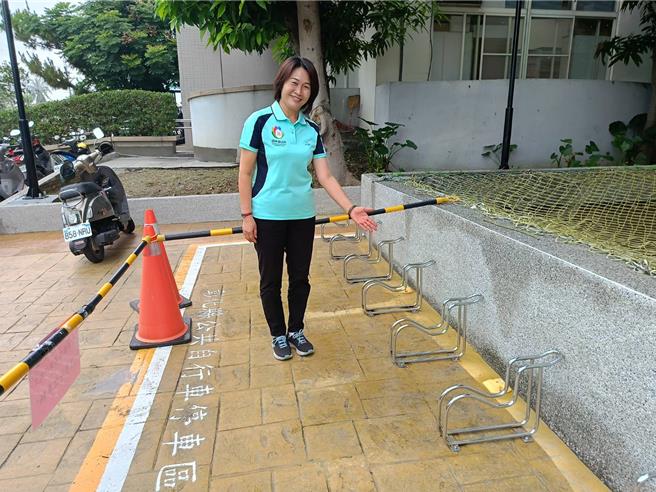 田中鎮經過近1年等待，MOOVO公共自行車租賃站將在18日舉行啟用儀式，8個站點也出爐，鎮長蕭淑芬說，這對短距離移動的民眾而言相當便捷。（葉靜美攝）