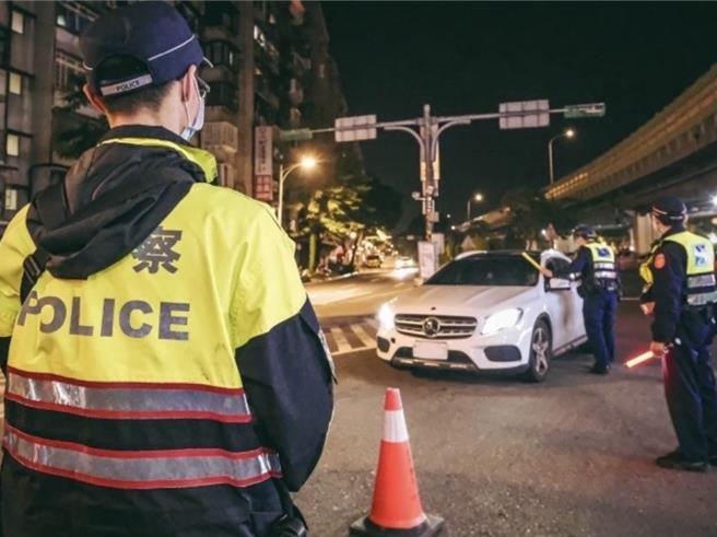台北市警局交通大隊表示，為遏止酒駕，將要求各分局定期分析酒駕熱時、熱點及規畫勤務精準執法，並滾動式檢討調整酒測勤務地點。（台北市警局交通大隊提供／劉彥宜台北傳真）