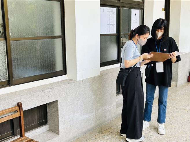 台南市今年首度办理公幼「加置照顾服务人力」甄选，吸引近300人报考。(台南市教育局提供／曹婷婷台南传真)