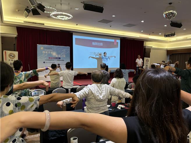 现场除以主题讲座推广健康自主观念，也结合健康检测及现场展示，提供最先进的健康检测仪器与实用工作坊，帮助大家学习掌握身心健康的方法和工具。（冯惠宜摄）