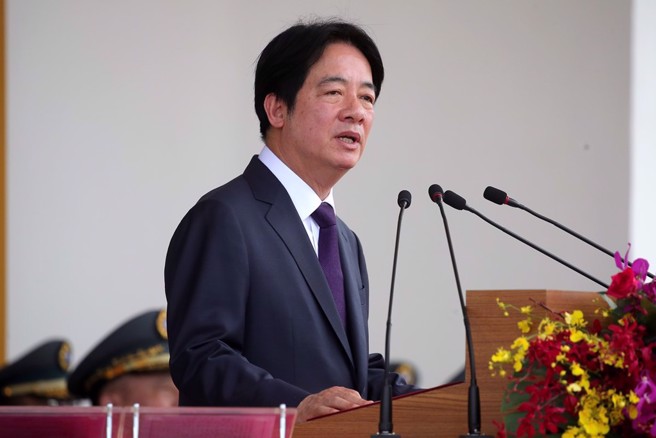 陸軍官校16日慶祝百年校慶，總統賴清德出席典禮主持閱兵。但演講內容再度引發爭議。（黃世麒攝）