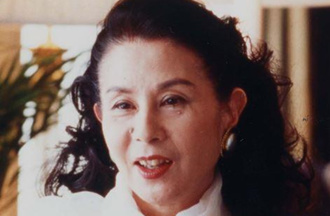 93歲資深女星吃飯噎死 「吸入性肺炎」送醫搶救無效