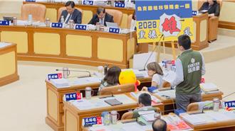 偷酒、酗酒、放鬼片嚇學生！新北議員怒揭候用校長醜行