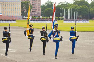 踢正步告別秀 2友邦軍校生共襄盛舉