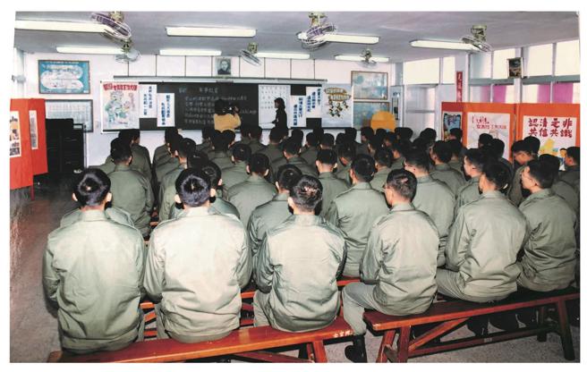 「莒光园地」自民国63年7月1日首播，迄今将近50年的时光。（政战局提供）