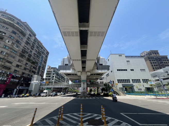 信义房屋专家指出，新庄思源路有捷运站并邻近2大重划区，为去年第四季热门申贷路段。(图/信义房屋 提供)