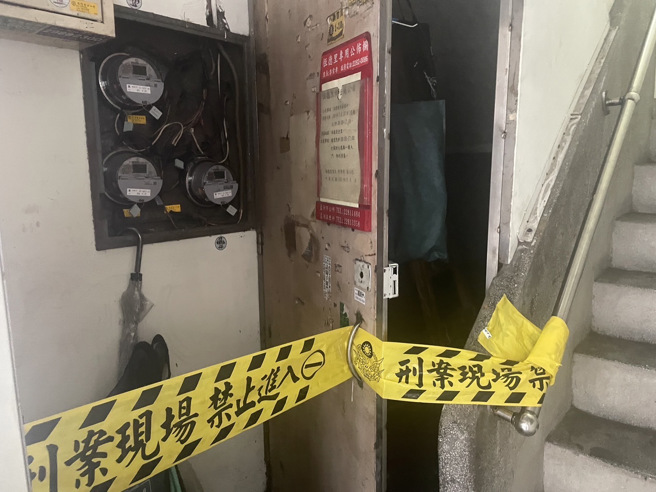 警方获报后通知鑑识小队前往採证，先行拉设封锁线戒护现场。（图 / 刘咏韵翻摄）