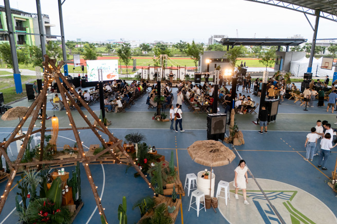 活動現場以「城市中桃花源」為發想，佈置了大自然中的元素。（圖/遠雄 提供）