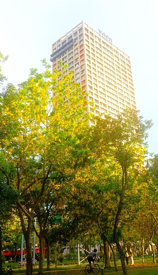 「嘉义福容voco」邻近最美自行车道，走路不用5秒钟即可轻松入「镜」最美国度。(陈韵萍摄)