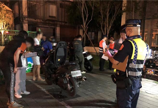 中市警方执行「环警监联合稽查」勤务。（第三警分局提供／陈淑芬台中传真）