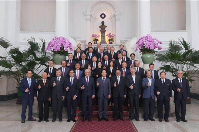 盼企業為員工加薪，賴清德：新政府首要目標是拚經濟。（總統府提供）