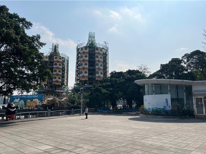 高雄蓮池潭風景區人氣不再，地標龍虎塔整修中，遊客人數驟減。（高市議員白喬茵提供／柯宗緯高雄傳真）