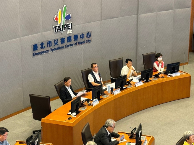 台北市於今17日召開「災害防救專家諮詢委員會第42次全體委員會議」，李四川副市長親自主持。（圖／消防局提供）