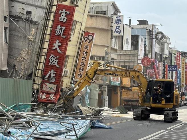 劳动部今天公布最新统计，全国共262家事业、5338人实施无薪假，比起6月3日，减少1家、增加153人。（本报资料照片）