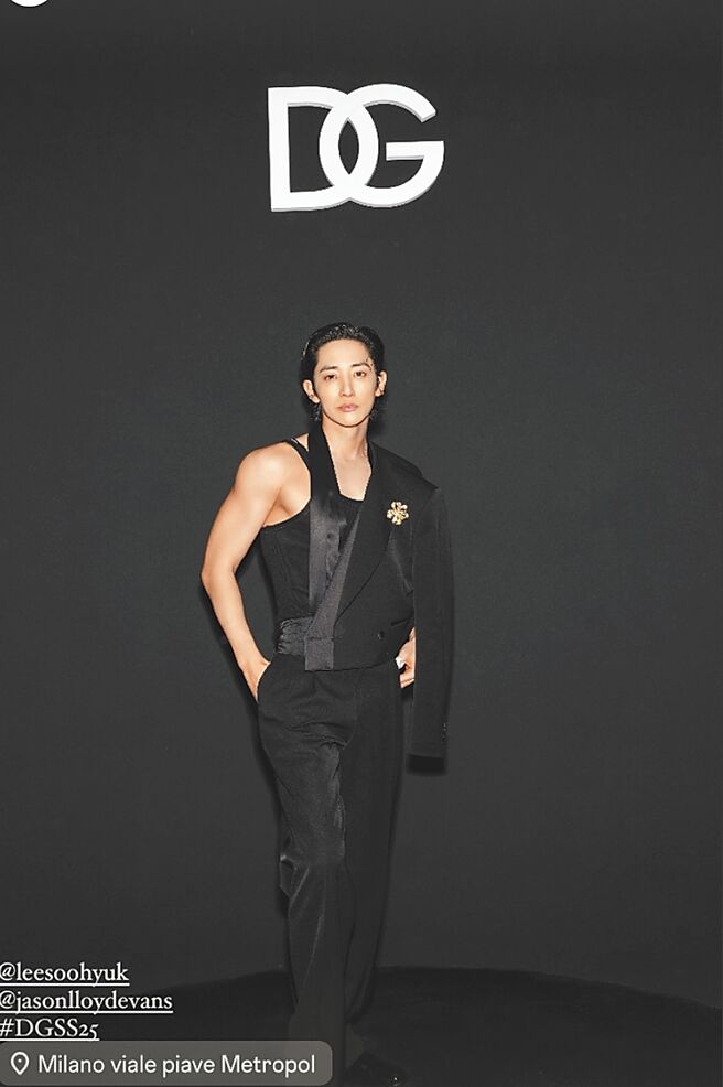 韓國演員李洙赫出席Dolce&Gabbana 2025春夏男裝系列時裝秀。（摘自Dolce&Gabbana IG）