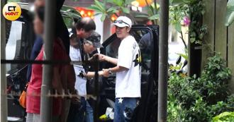 直擊／羅志祥幫乾女兒慶生對母豎中指　當街摟女性友人被逗樂