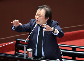 大家搶當賴系  王世堅樂當烏鴉：從眼神就可看出我不是賴系