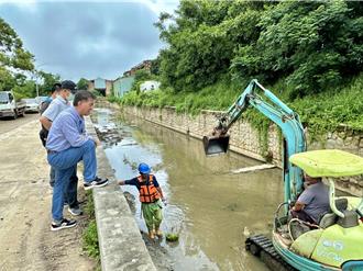 金门连日豪大雨湖库满水 金湖镇长率队巡视防汛工作