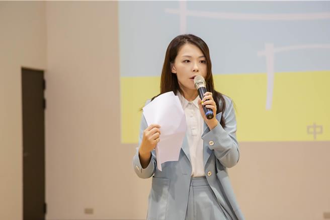 「新竹市污水下水道系统公道五路分支管网及用户接管工程暨指定地区-2」工程预计近期接管，市长高虹安17日晚间亲自向关埔地区居民说明工程。（新竹市政府提供／陈育贤新竹传真）