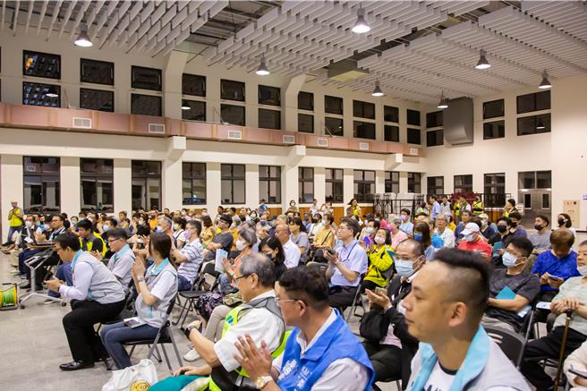 「新竹市污水下水道系统公道五路分支管网及用户接管工程暨指定地区-2」工程预计近期接管，关埔地区大批居民参加工程说明会。（新竹市政府提供／陈育贤新竹传真）