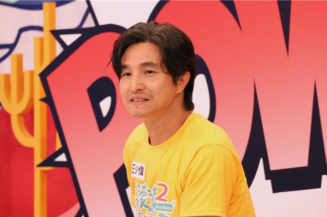 面对眾人的八卦，王少伟自爆已经铐上婚姻手铐。（中天综合台提供）