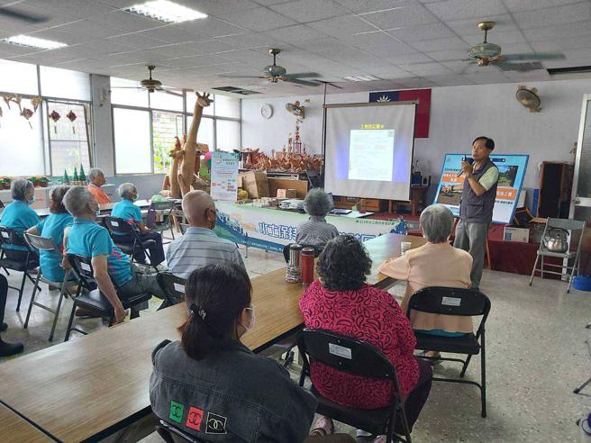 113年5月27日田寮區西德社區水土保持宣導（圖片來源：高雄市水利局提供）