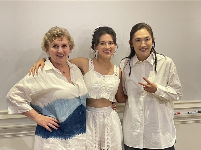 欧阳珊（左起）、奶黄、钱薇娟今一起出席记者会。（池宗玲摄）