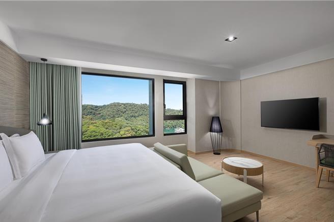  日月潭力麗溫德姆溫泉酒店18日隆重開幕，強調每間客房都設有碳酸氫鈉溫泉湯池。（日月潭風管處提供／楊靜茹南投傳真）