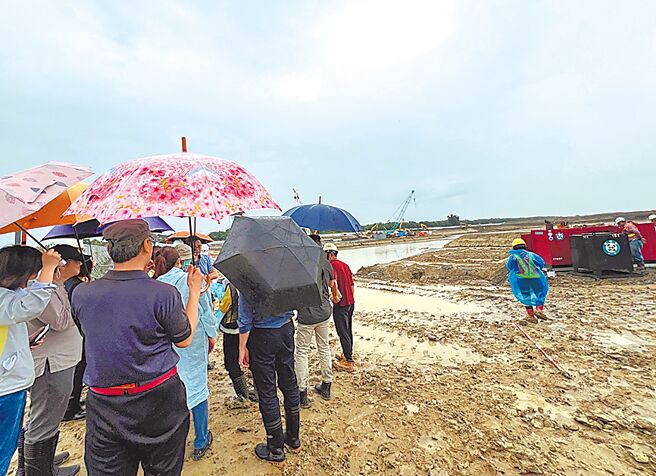 台積電嘉義1廠已動工，疑挖到文物遺跡，暫時停工。（嘉義縣政府提供）