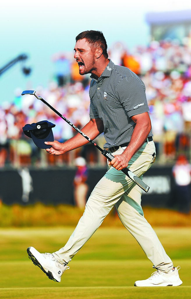 确定拿下美国公开赛冠军后，德尚博兴奋狂吼庆祝。（路透）