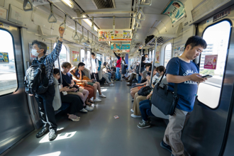 日本沒有寧靜車廂！旅遊達人揭安靜全靠「潛規則」 痴漢問題更嚴重