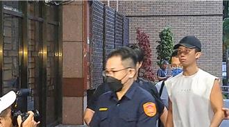 孫安佐「疑非法擁刀槍」 北檢訊後30萬元交保 責付父親孫鵬