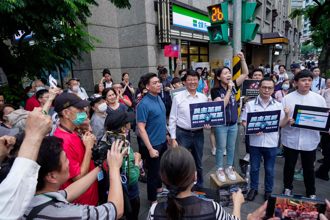 藍鷹街講人氣勝青鳥！徐巧芯曝熱烈現場：擠得水泄不通