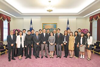 萧美琴：让新世代人人能掌控AI