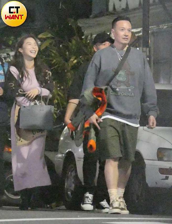 张家玮平时除了工作之外，也曾被捕捉到与小钟、无尊等圈内友人聚会。（图／本刊摄影组）