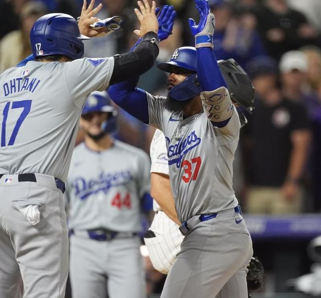 道奇第9局上半演出惊奇大逆转。（美联社）