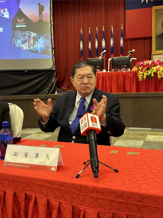 远东商银19日举行股东常会，图为远东商银副董事长徐旭东。　图／孙彬训