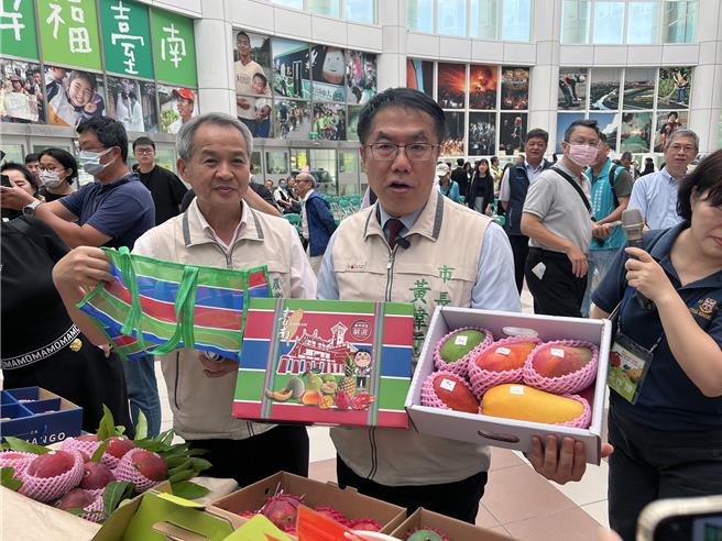2024年台南国际芒果节，22日将在走马濑农场起跑，市长黄伟哲欢迎大家前来购买品质有保障又好吃的台南芒果。（洪荣志摄）