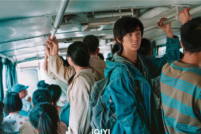 榮梓杉飾孤兒「邊傑」。（愛奇藝國際站提供）