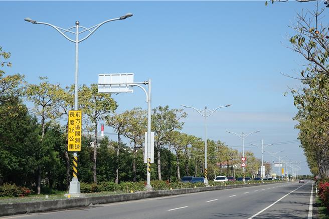 屏鹅公路2处区间测速，目前检修中，暂停使用，但警方提醒，一般测速仍持续，民眾行车请保持安全速限。（罗琦文摄）