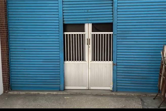 彰化县和美镇黄姓男子今年初陈尸住处被亲友发现，法医相验已死亡1年多，家属质疑陈尸现场没有尸臭、没有尸水，且双手手腕都不见了，怀疑这是第二现场。（民眾提供／叶静美彰化传真）