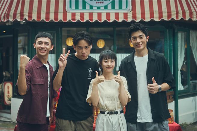 洪毓璟（左起）、吳翰林、許莉廷、黃登愷出席新戲開鏡儀式。（華視、公視台語台提供）