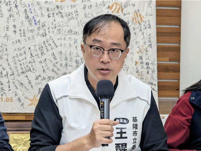 總統賴清德19日宣布將成立3委員會，並親任召集人。守護外木山行動小組召集人王醒之表示，此舉究竟是理性社會溝通或是政治兩手策略有待檢驗。（張志康攝）