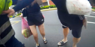 「幸福堂老闆」違停遭拖吊與警爭執 手中孩不慎摔落險被輾