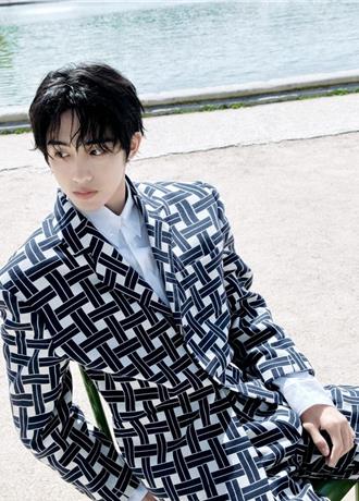 巴黎男装周Day 2 Berluti、Kenzo、Acne Studios、Isabel Marant接力发表