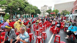 青鳥vs藍鷹！北市警青島東路部署重兵分隔