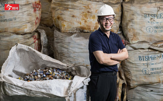 幫蘋果、保時捷處理廢電池！屏東台廠如何把3C垃圾變黃金？