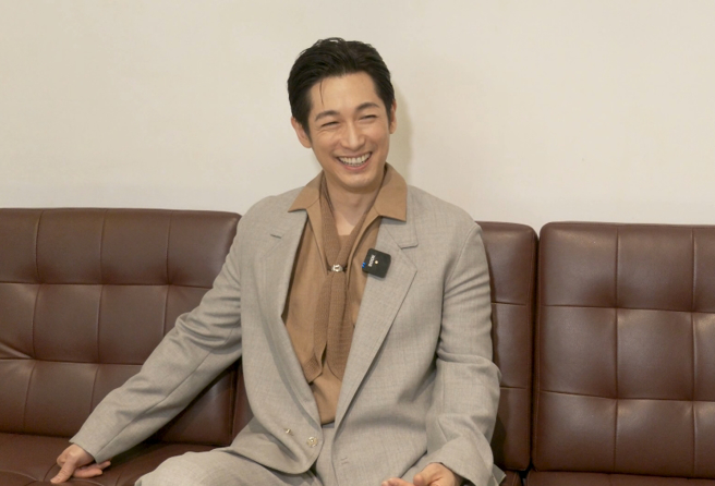 藤岡靛被問到台灣和日本拍戲的差別，笑說日本人的開拍時間很準時，但結束時間不知道。(何祥瑀攝)